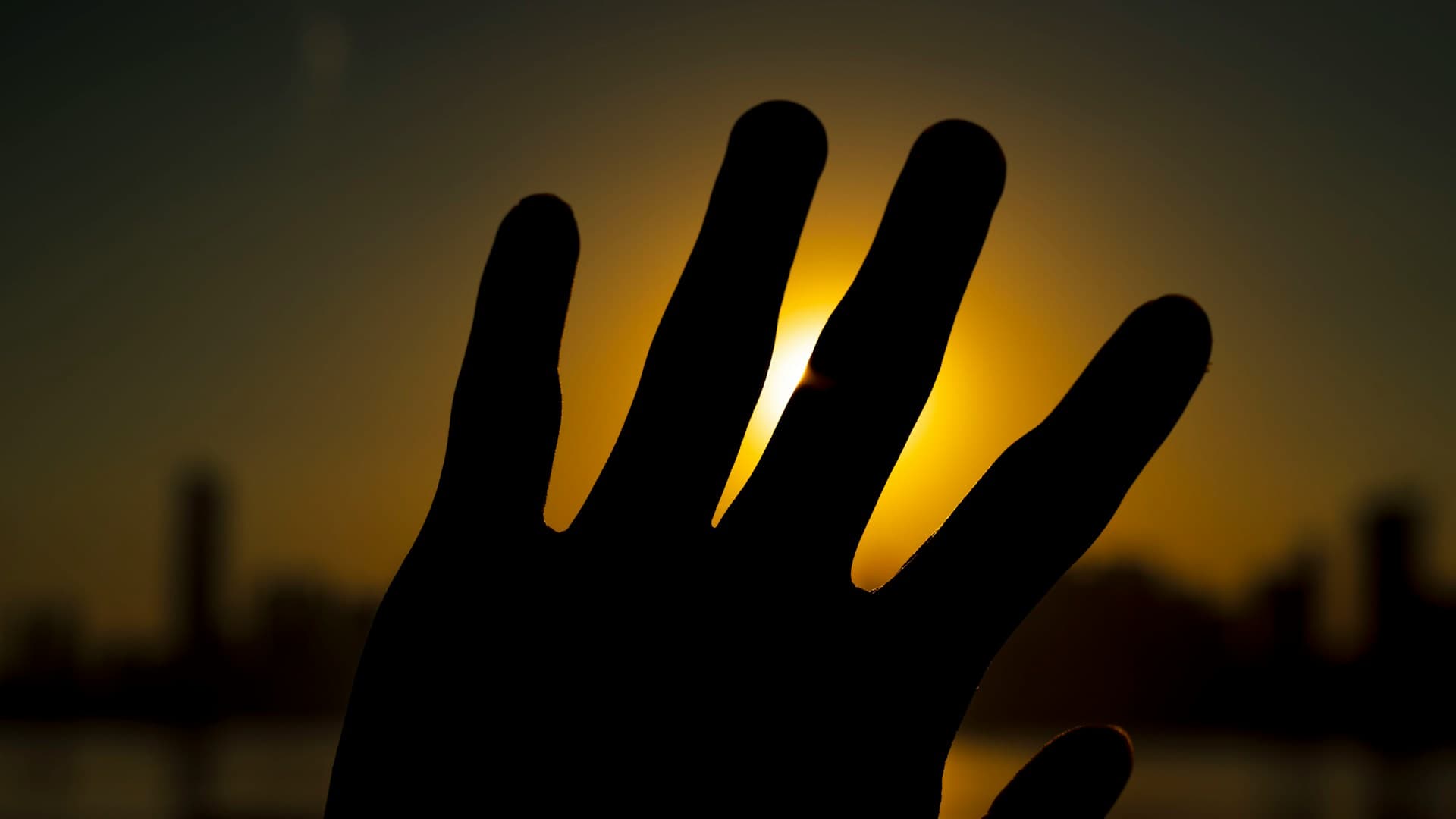 Reaching out with hope and support - connecting with those who need help